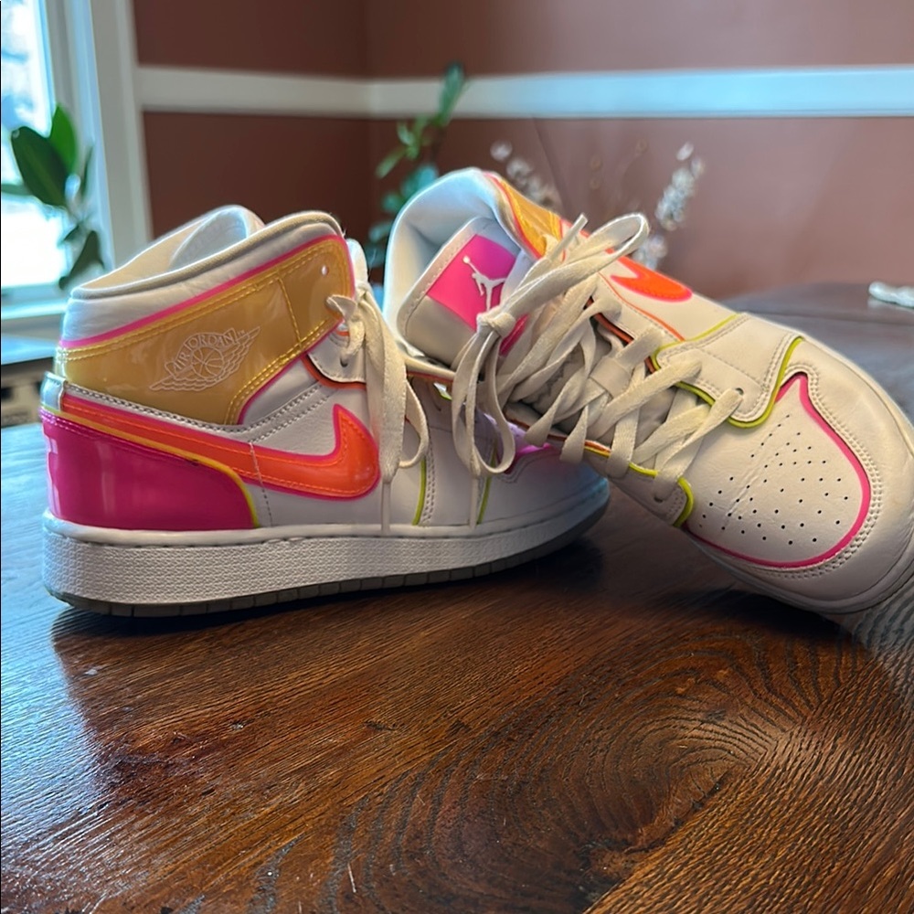 Nike Air Jordan Girls High Tops